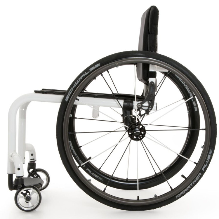 Lightweight active wheelchair